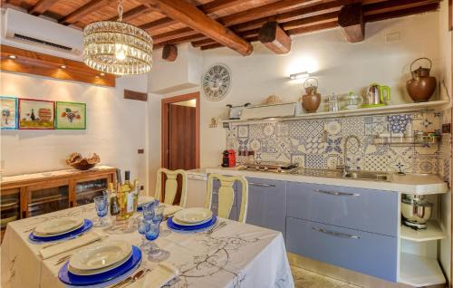Castiglione della Pescaia House | Inviting 2 Bedroom Home with Pool in Castiglione Della Pesc