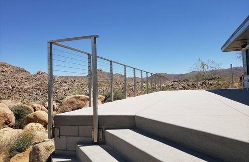 Joshua Tree Apartment | Immaculate Guest Studio in Joshua Tree with Breakfast & Kitchen