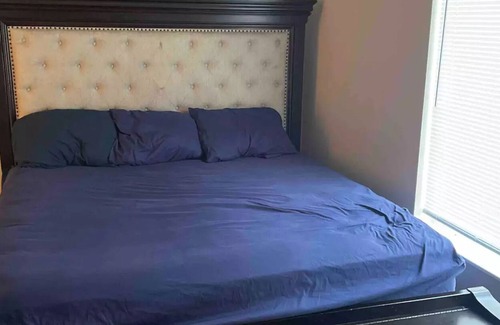 Macomb House | Conveniently Located Hotel for a Family-Friendly Retreat