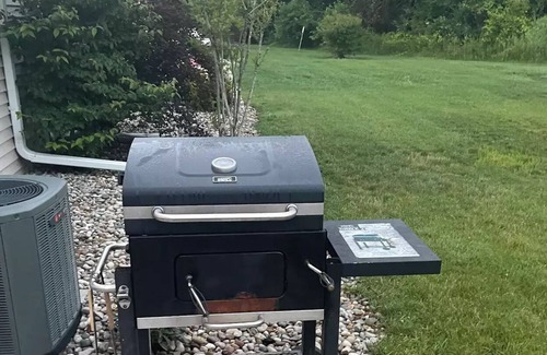 Macomb House | Conveniently Located Hotel for a Family-Friendly Retreat