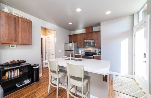Southern Crossing House | Prime Location: River Trail & Old Mill District Getaway