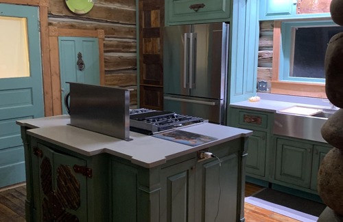 Red Lodge Apartment | Top-Rated Log Home Living Escape in Red Lodge