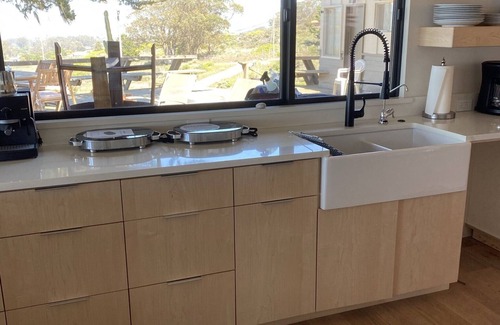 Los Osos House | Unforgettable Panoramic Ocean Views with Prime Amenities