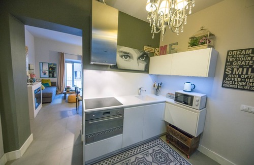 Alfalfa House | Stunning Penthouse with Cathedral Views and Prime Location