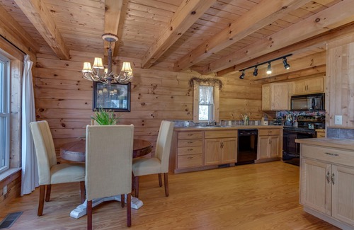 Rutherfordton Cabin | Pet-Friendly Cabin Near Tryon International - Rated 9.4/10