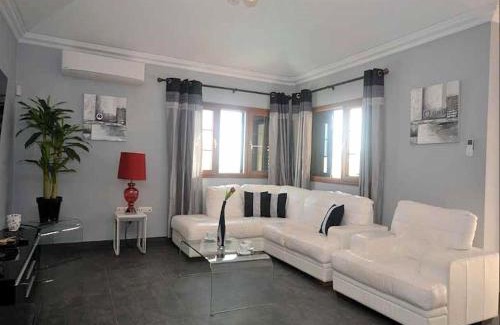 Puerto del Carmen Villa | Inviting Villa Tacataca in Puerto del Carmen with Pool Table