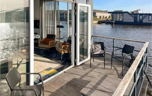 Heeg Boat Rental | Scenic Lake Front Ship in Heeg with Harbor Views