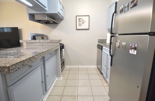 South Lamar Condo | Inviting SoLa Central Austin Condo with Pool & Spa