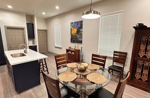 Spring Branch West House | Awesome Stay with Backyard in a New Duplex by City Center, Memorial I-10 & BW-8