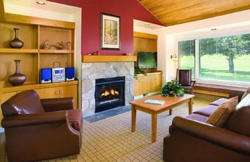 Redmond Resort | Experience Beautiful Summers and Winters at Our Hotel