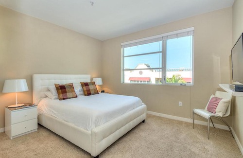 Pico Apartment | Spacious 2 Bedroom Suite with Pet-Friendly Amenities