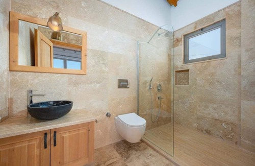 Demre House | Beautiful Villa with Pool and Hot Tub for 6 Guests