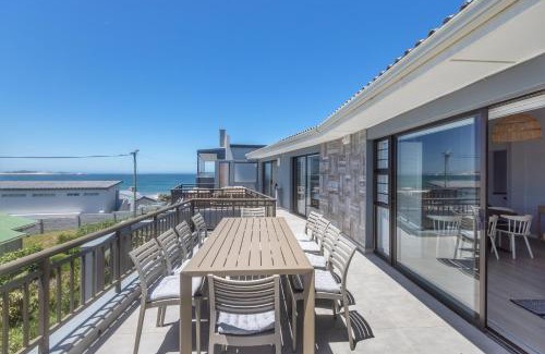Cape Saint Francis House | Oceanfront Escape: Breathtaking Views & Family Friendly
