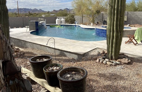 Apache Junction House | Awesome views of the Superstition Mountains!