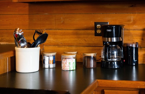 Pine Creek Cabin | Inviting 2 Bedroom Cabin with Scenic Views & Outdoor Fire Pit