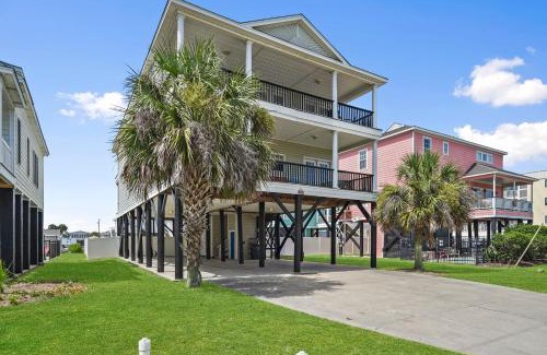Garden City House | Incredible Views with Family-Friendly Amenities