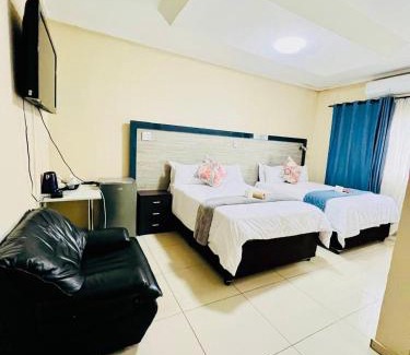 Richards Bay House | Family-Friendly Awethu Guest House with Pool & Breakfast