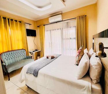 Richards Bay House | Family-Friendly Awethu Guest House with Pool & Breakfast