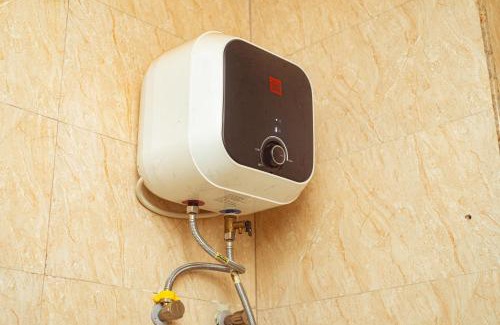 Asaba Hotel | Awhite hotel and suite