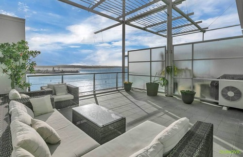 Auckland Central Business District Apartment | AWSA On the Water Luxury (4021)