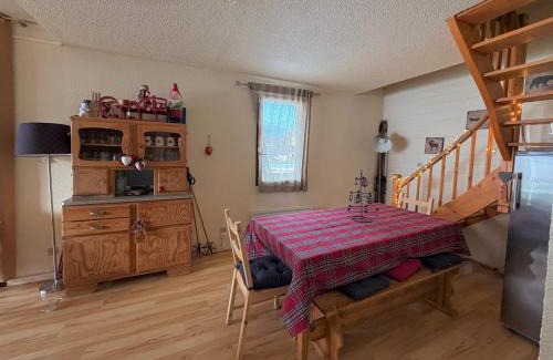 Ax-les-Thermes Apartment | Inviting Duplex at Plateau de Bonascre with Terrace Access