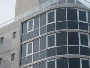 Ciudad Vieja Hotel | Stylish Stay at AXSUR Design Hotel with Hot Tub & Dining