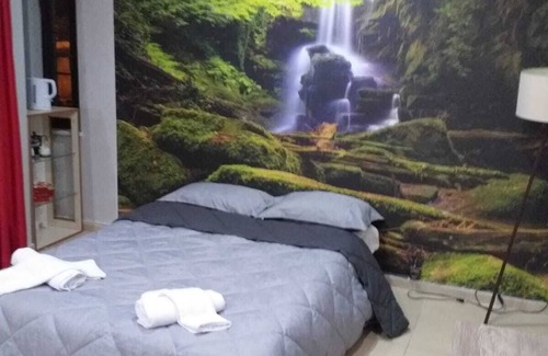 Gonen Bed & Breakfast | Relax at Ayışığı Gönen Kaplıcaları with Hot Tub & Dining