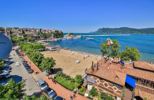 Amasra Apartment | Cozy Ay Işığı Pansiyon with Oceanfront Views and More