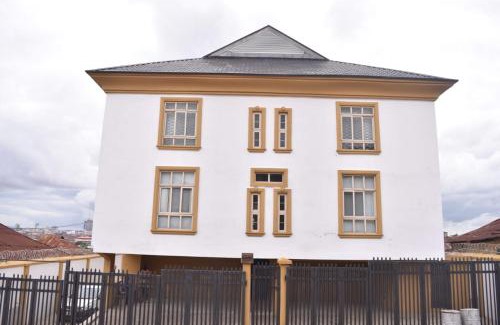 Ibadan Hotel | Discover AYAAKAJE GUEST HOUSE: 4-Star Family-Friendly Stay