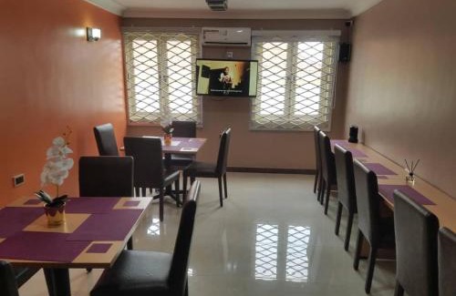 Ibadan Hotel | Discover AYAAKAJE GUEST HOUSE: 4-Star Family-Friendly Stay