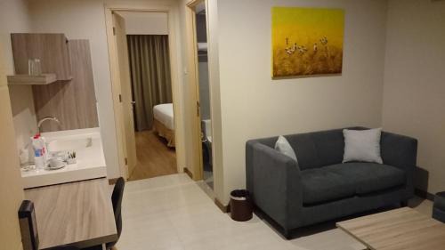 Kuningan Hotel | Discover Ayaka Suites: Family-Friendly with Pool & Breakfast