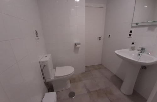 Ayamonte House | Comfortable AYAMONTE ROOMS 43 - Guest Rated 7.7/10