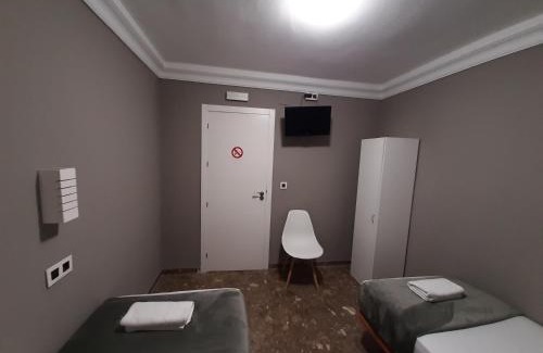Ayamonte House | Comfortable AYAMONTE ROOMS 43 - Guest Rated 7.7/10