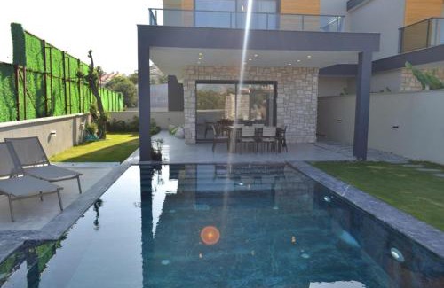Cesme Villa | Experience Ayayorgi: Family-Friendly Poolside Retreat
