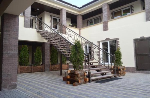 Aushiger Hotel | Budget-Friendly Stay at Ayaz with Kitchen Amenities