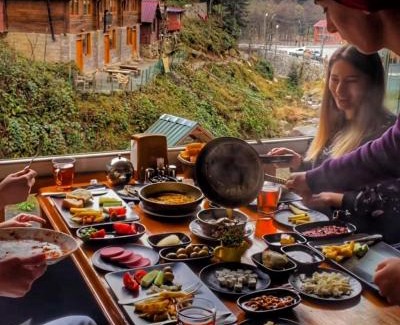 Ayder Ski Chalet | Discover Ayder Dağ Evleri: Family-Friendly with Hot Tub