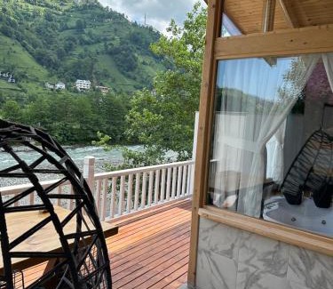 Ardesen Hotel | Guest Rated: Ayder Vip River with Hot Tub & Family-Friendly Amenities