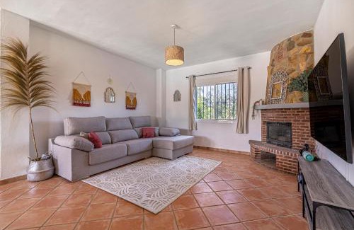 Alhaurin el Grande Villa | Discover Ayma Villa Los Naranjos with Oceanfront Views