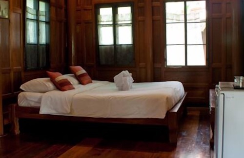 Ayutthaya Hotel | Inviting Ayodhara Village: Family-Friendly with Breakfast Included