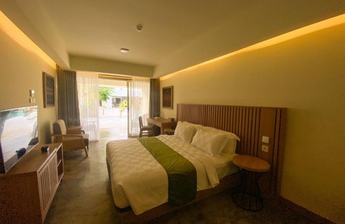 Mataram Hotel | Experience Ayom Suite: 4-Star Stay with Pool & Breakfast