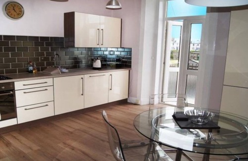 Ayr Apartment | Oceanfront Ayr Beach View Apartment - Guest Rated 9.6/10
