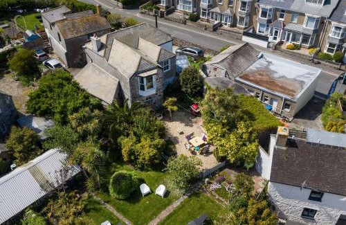 St Ives House | Inviting Ayr Farmhouse: Pet-Friendly Retreat with High Ratings