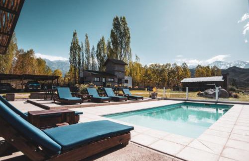 Tunuyan Cabin | Experience Ayres de Uco Lodge & Wine Lovers with Pool Access
