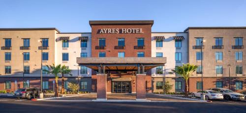Rialto Hotel | Exceptional Ayres Hotel Rialto Fontana: Pet-Friendly Retreat