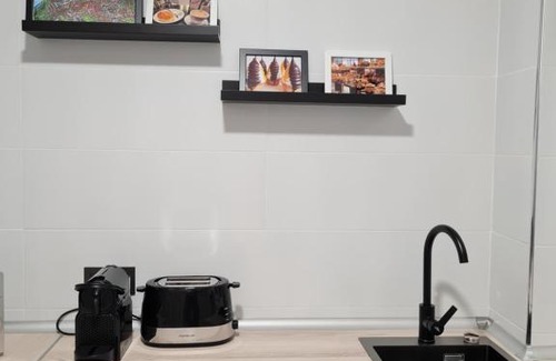 Uribarri Apartment | Convenient Ayuntamiento Hotel with Free Parking & Child-Friendly