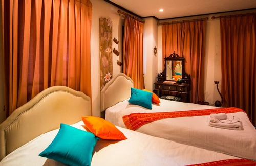 Bang Krasan Hotel | Discover Ayutthaya Garden River Home with Pool & Dining