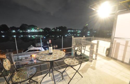 Samphao Lom Hotel | Discover Ayutthaya River Camp & Yacht Charter Experience