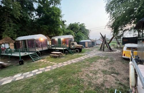 Samphao Lom Hotel | Discover Ayutthaya River Camp & Yacht Charter Experience