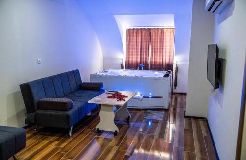 Merkezefendi Apartment | Family-Friendly AYYA SUİT HOTEL with Relaxing Hot Tub