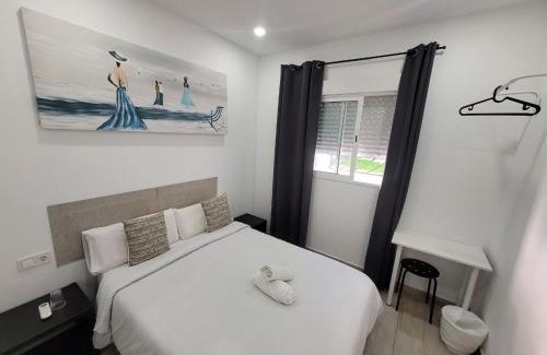 Centro Hotel | Convenient AYZ Silvela - Ideal for Families with Auto Check-in